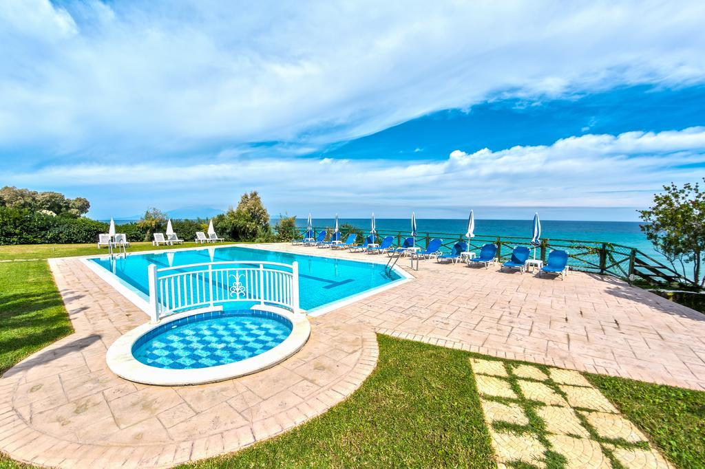 Loukas Apartments On The Waves Tragaki Camera foto